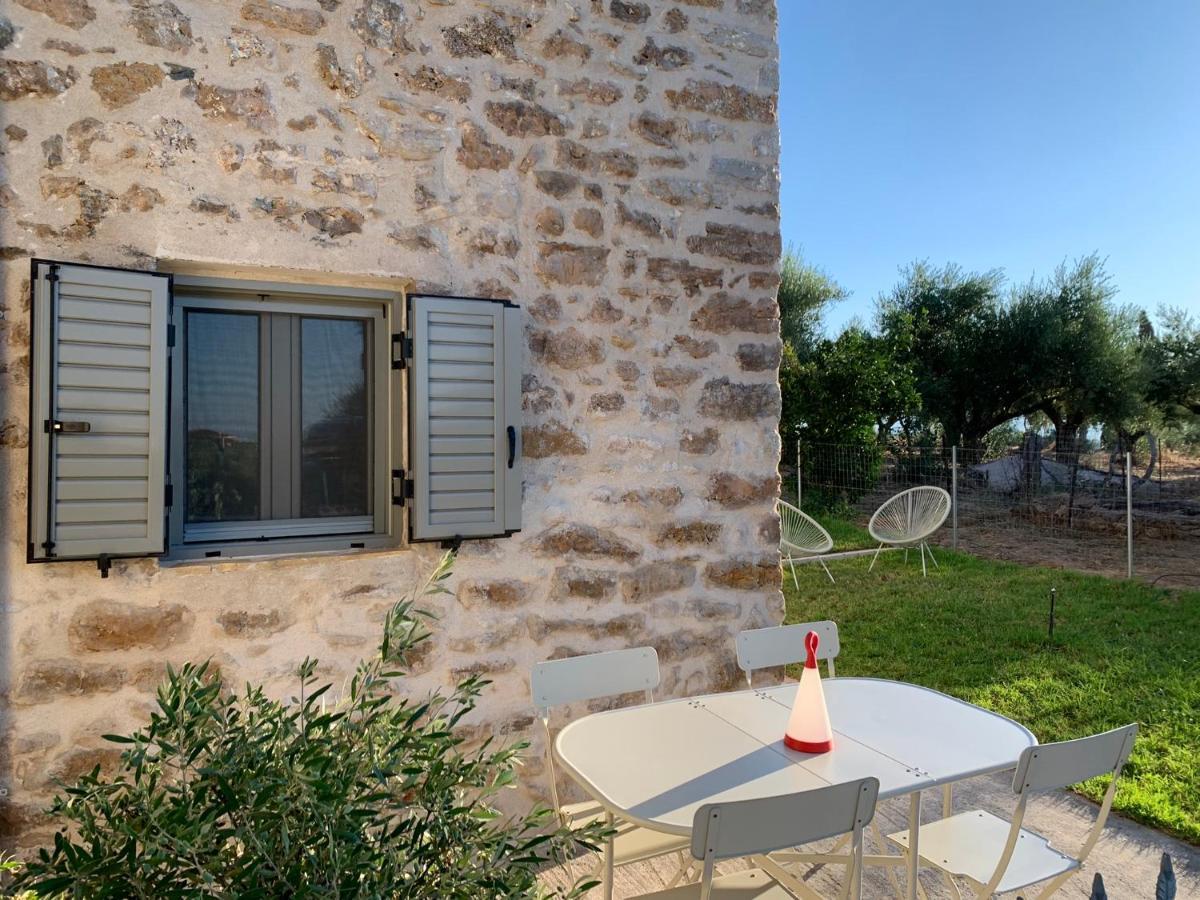 Messinian Stone House Villa Buitenkant foto