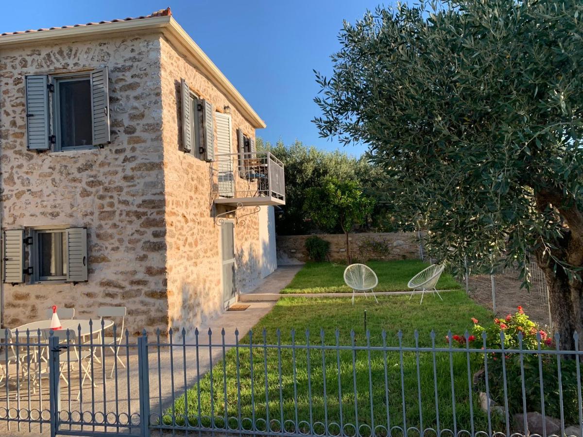 Messinian Stone House Villa Buitenkant foto
