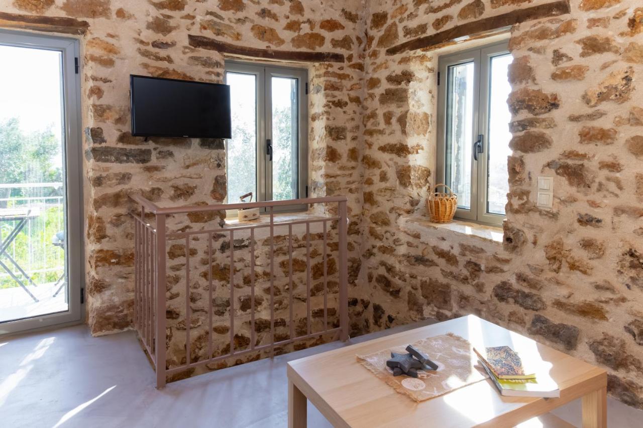 Messinian Stone House Villa Buitenkant foto