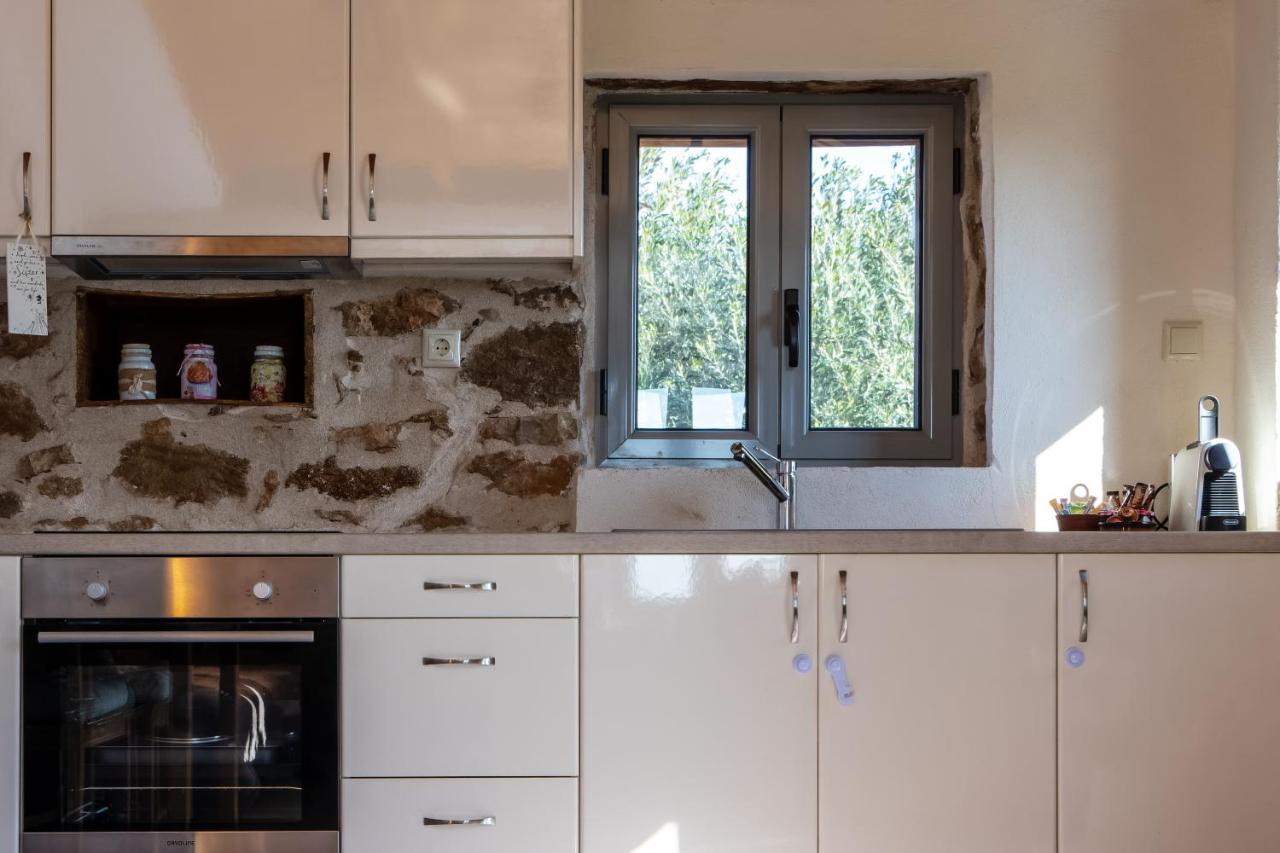 Messinian Stone House Villa Buitenkant foto