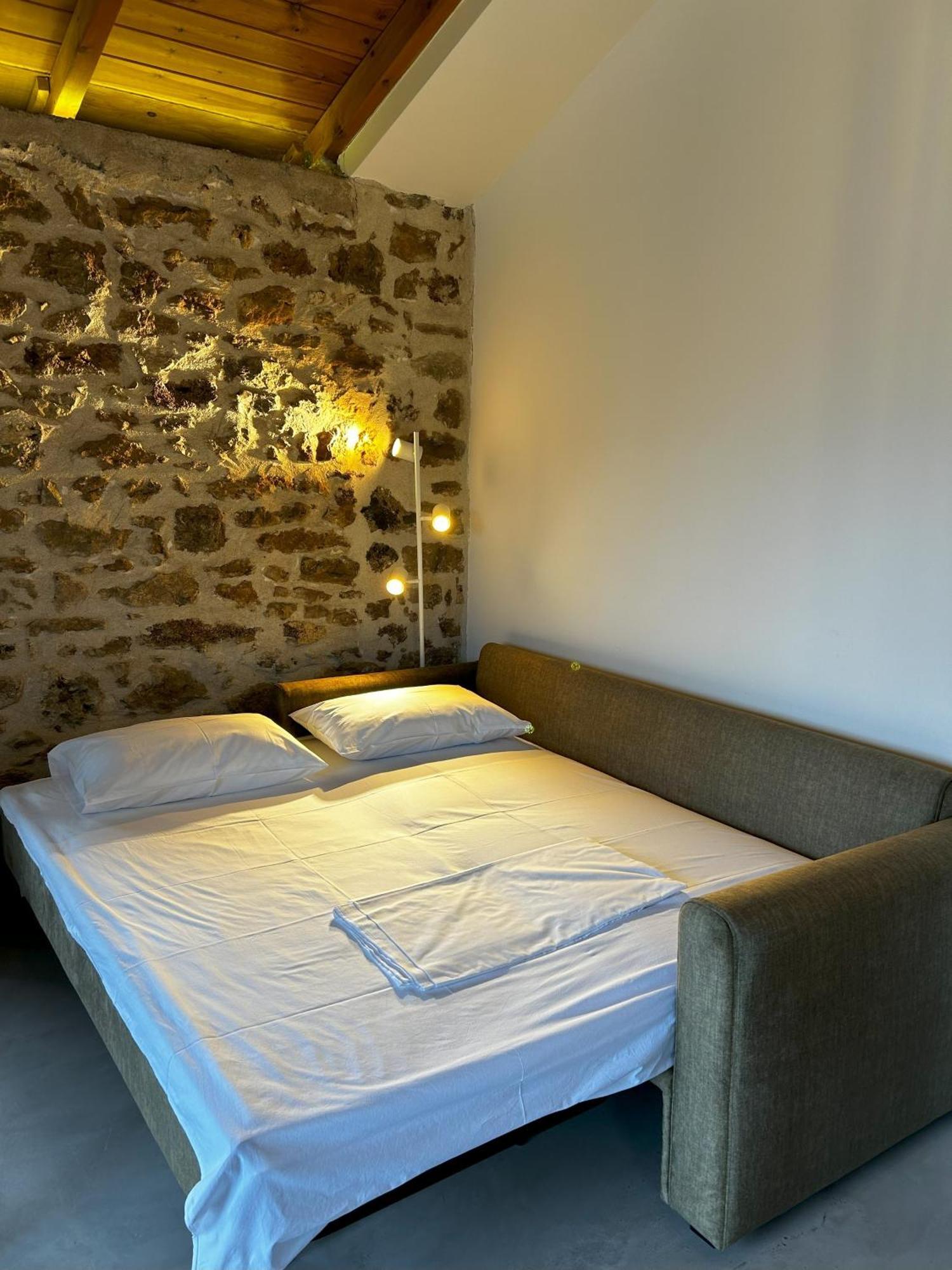 Messinian Stone House Villa Buitenkant foto