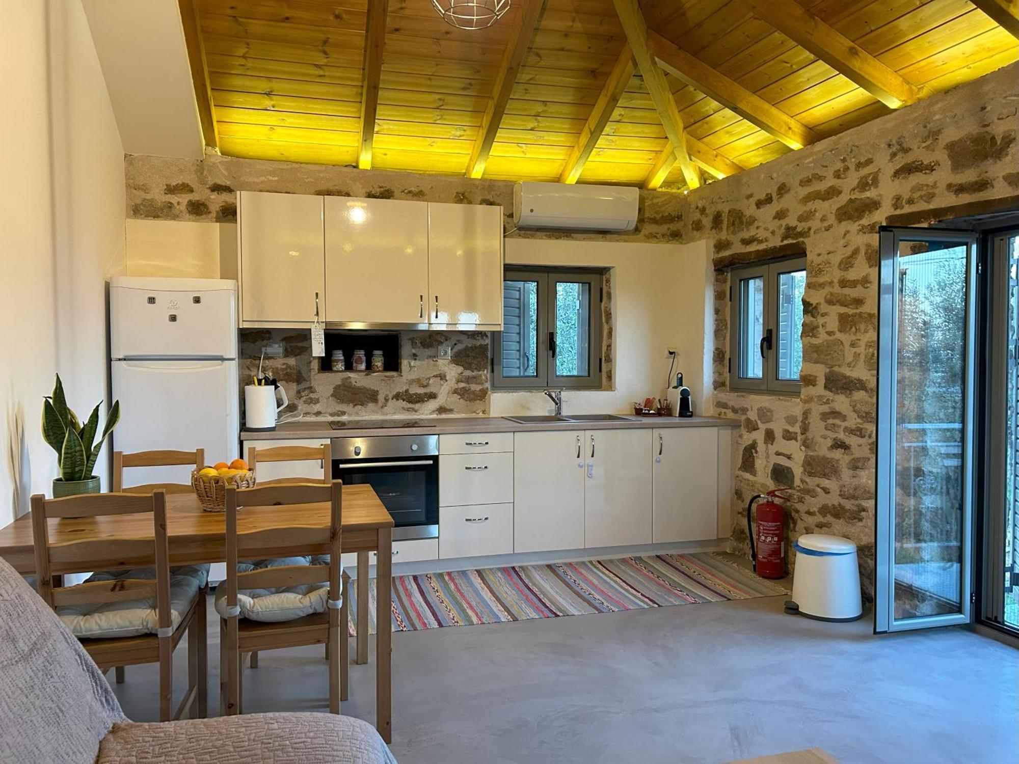 Messinian Stone House Villa Buitenkant foto