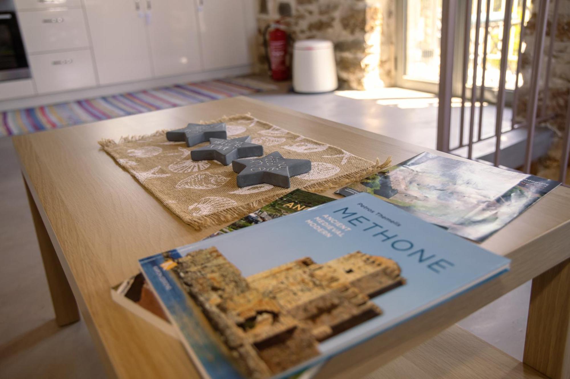 Messinian Stone House Villa Buitenkant foto